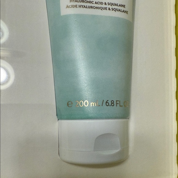 Kendra Scott Yellow Bath & Body Duo with Gift Box - Picture 5 of 9